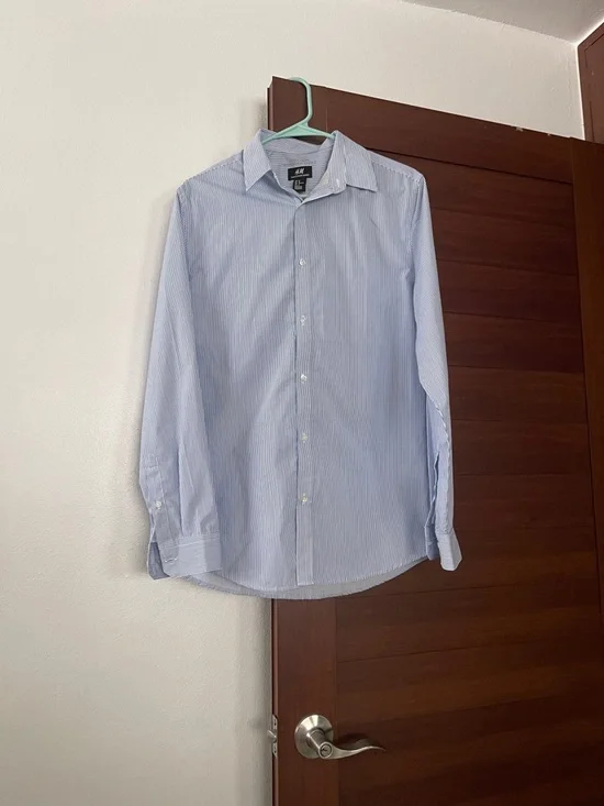 H&M Blue and White Pinstripe Button-Down Shirt - Picture 1 of 5